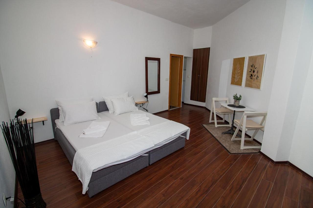 Miro Apartments โมสตาร์ ภายนอก รูปภาพ